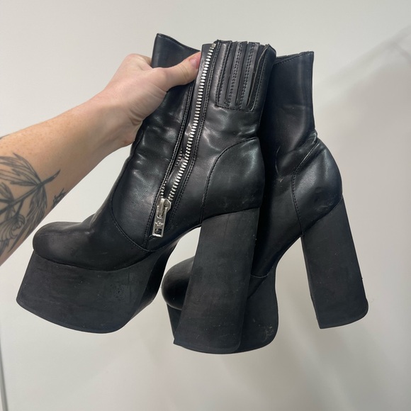 Dollskill Platforms - Picture 2 of 5